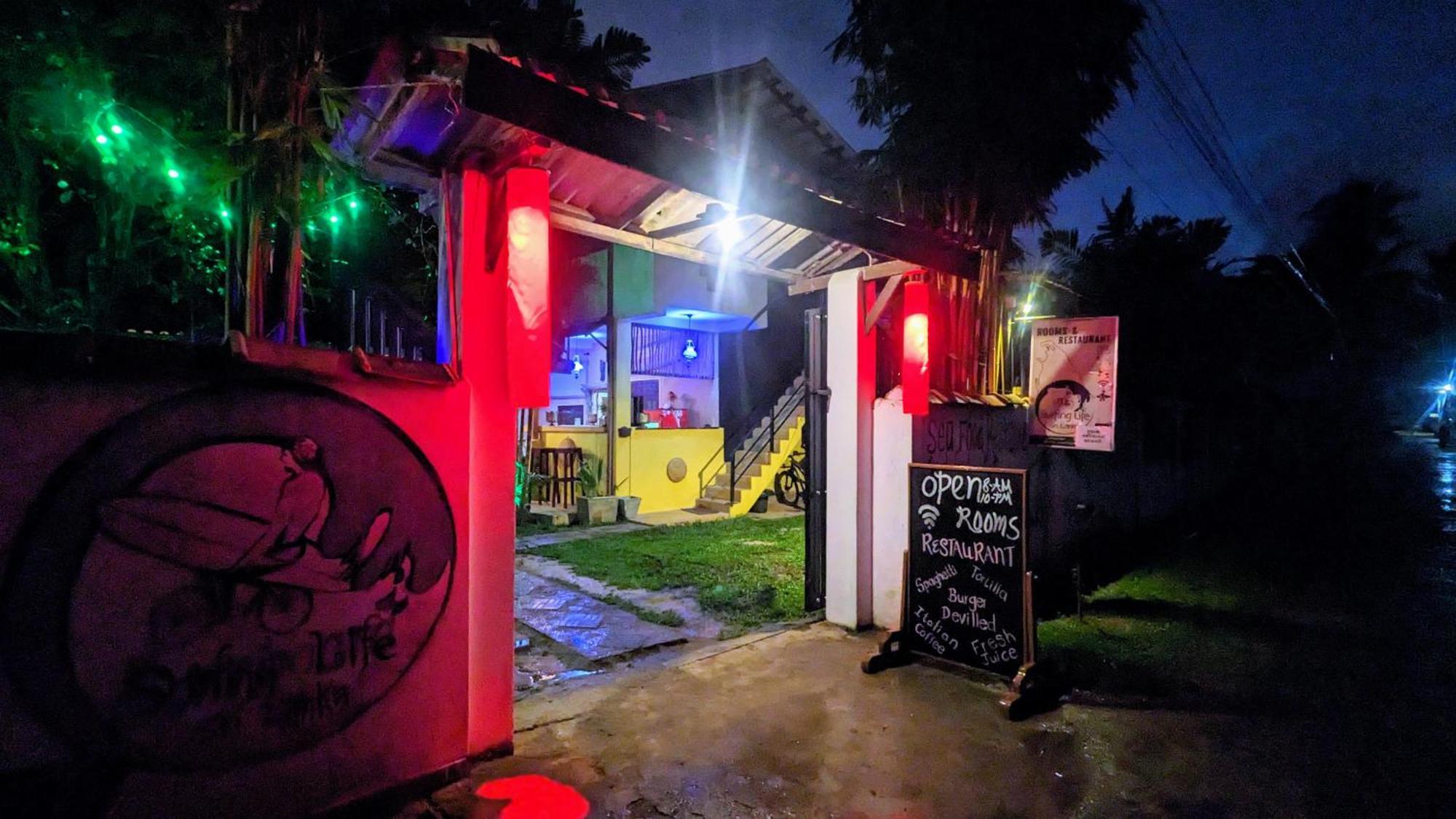 Surfing Life Hotel Ahangama Exterior photo