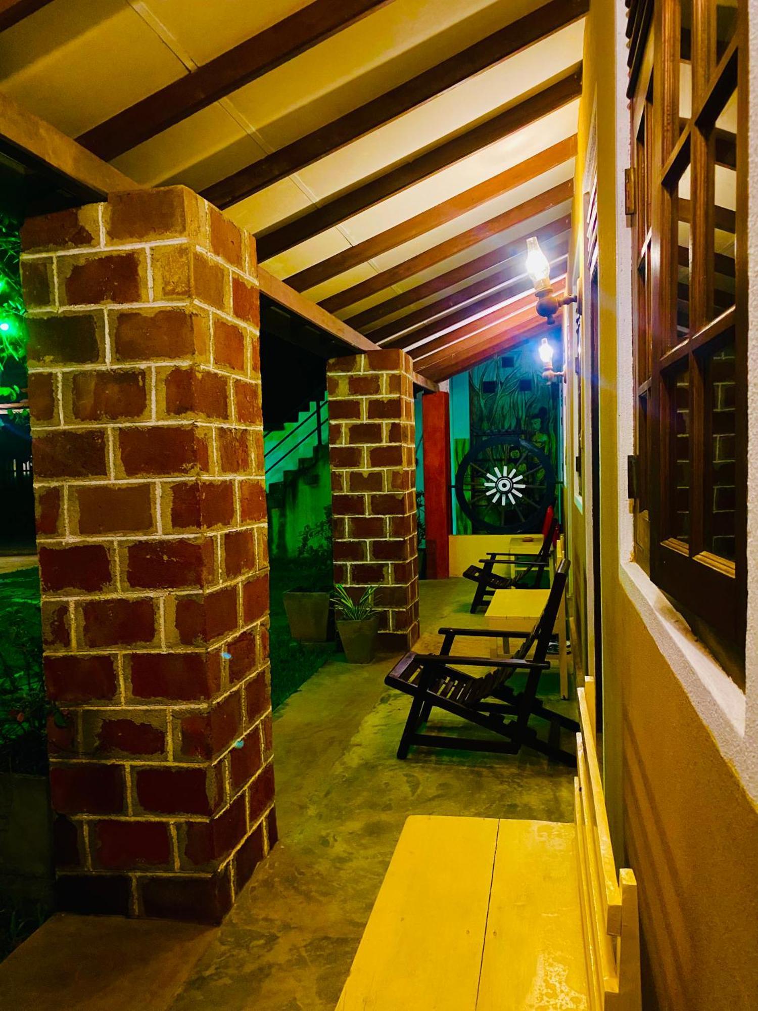 Surfing Life Hotel Ahangama Exterior photo