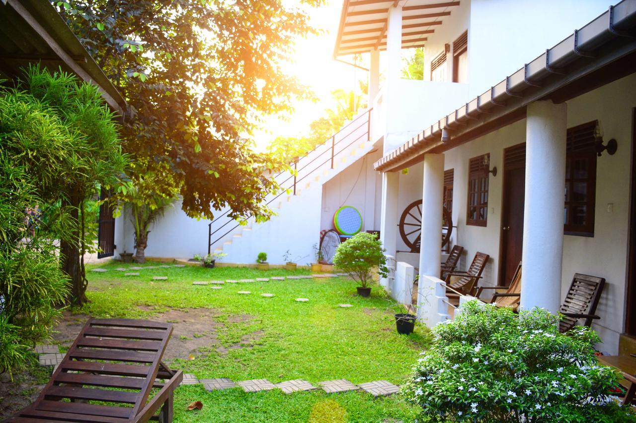 Surfing Life Hotel Ahangama Exterior photo